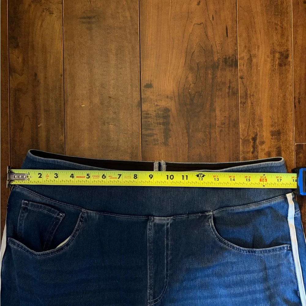 HALARA Flex High Waisted Stripe Wide Leg Jean with Pockets
 X—LARGE TALL - Picture 5 of 8